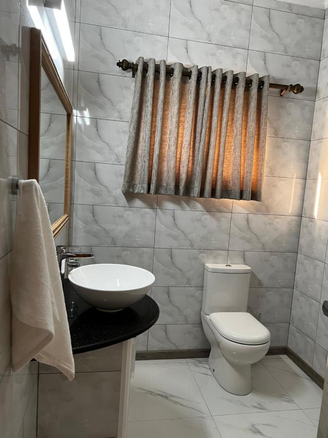 Western Ocean Breeze Self Catering Виктория Экстерьер фото