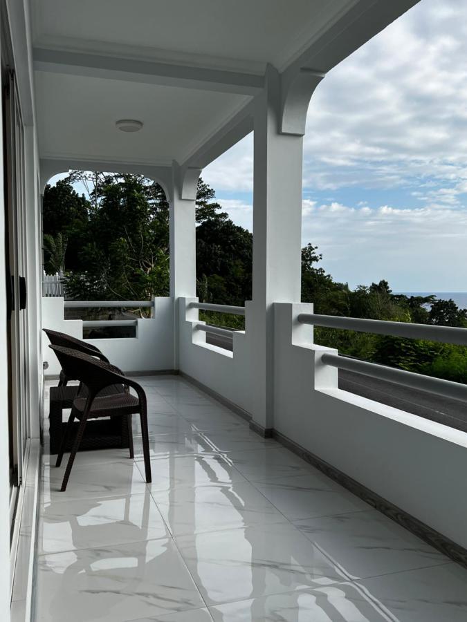 Western Ocean Breeze Self Catering Виктория Экстерьер фото