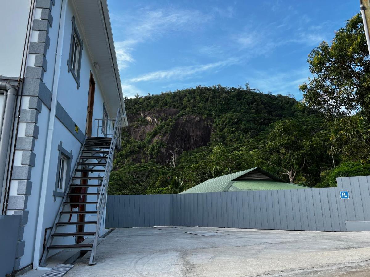 Western Ocean Breeze Self Catering Виктория Экстерьер фото