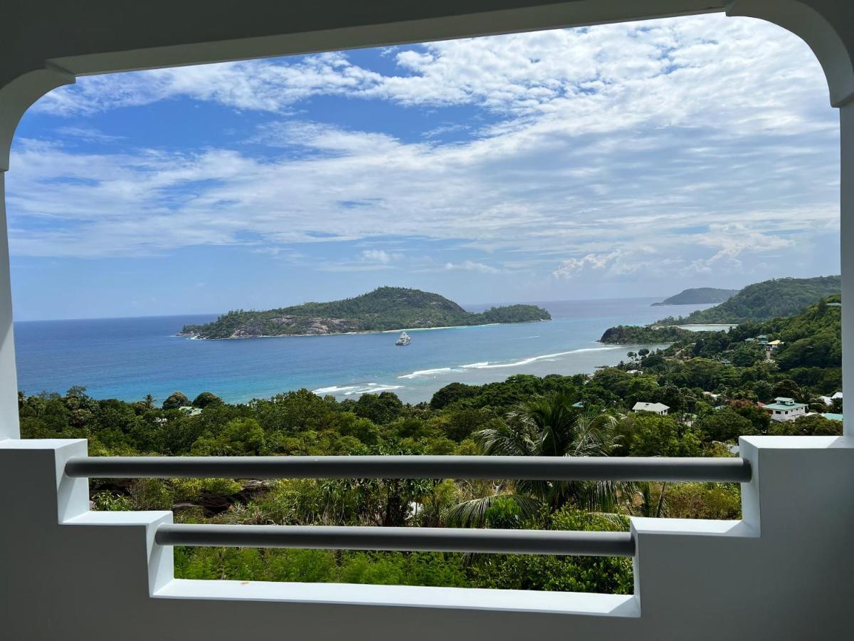 Western Ocean Breeze Self Catering Виктория Экстерьер фото