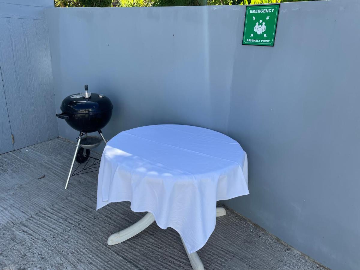 Western Ocean Breeze Self Catering Виктория Экстерьер фото